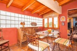 Appartement | Repas dans la chambre
