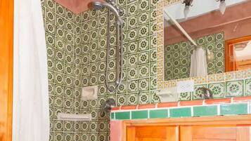 Appartement | Douche de la salle de bain