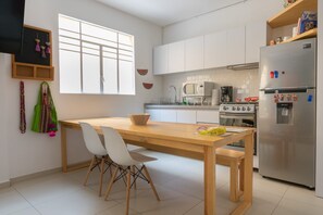 Repas dans la chambre