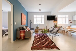 Apartemen | Ruang keluarga | TV layar datar