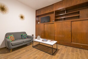 Departamento | Área de sala de estar | Televisión de pantalla plana 