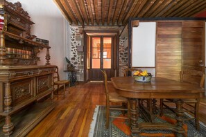 Apartment | In-room dining - CASA SAUTO Amazing Luxury Suite Zocalo (Mexico City)
