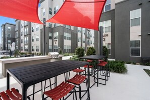BBQ/picnic area - Kasa Highland Park Dallas (Dallas)