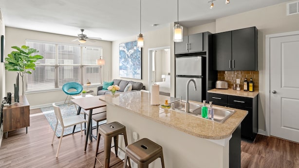 Signature Apartment, 2 Bedrooms, Non Smoking, 2 Bathrooms (Self Check-in with Virtual Front Desk) | Private kitchen - Kasa Highland Park Dallas (Dallas)