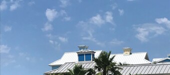 BELIGGENHET, BELIGGENHET, HELT RENOVERT, PÅ VANNET, STEG I BÅTEN OG GÅ