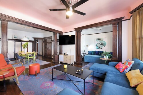 Updated 3BR /1B Victorian Hous Close to NYC• Parking Avail• Pets Welcome