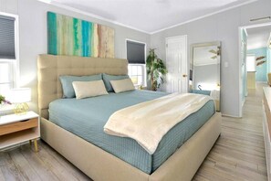1 Schlafzimmer, Schreibtisch, Bügeleisen/Bügelbrett, Reisekinderbett