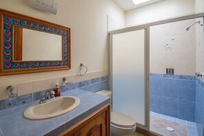 House | Bathroom | Shower, hair dryer, towels, shampoo