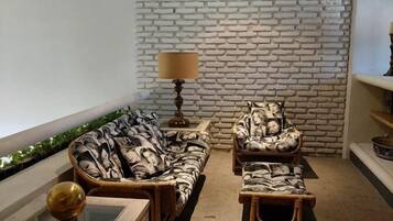 House | Living area | Flat-screen TV