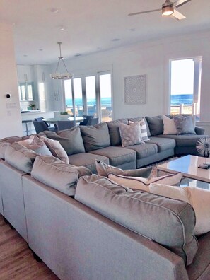 Smart TV, fireplace, ping pong