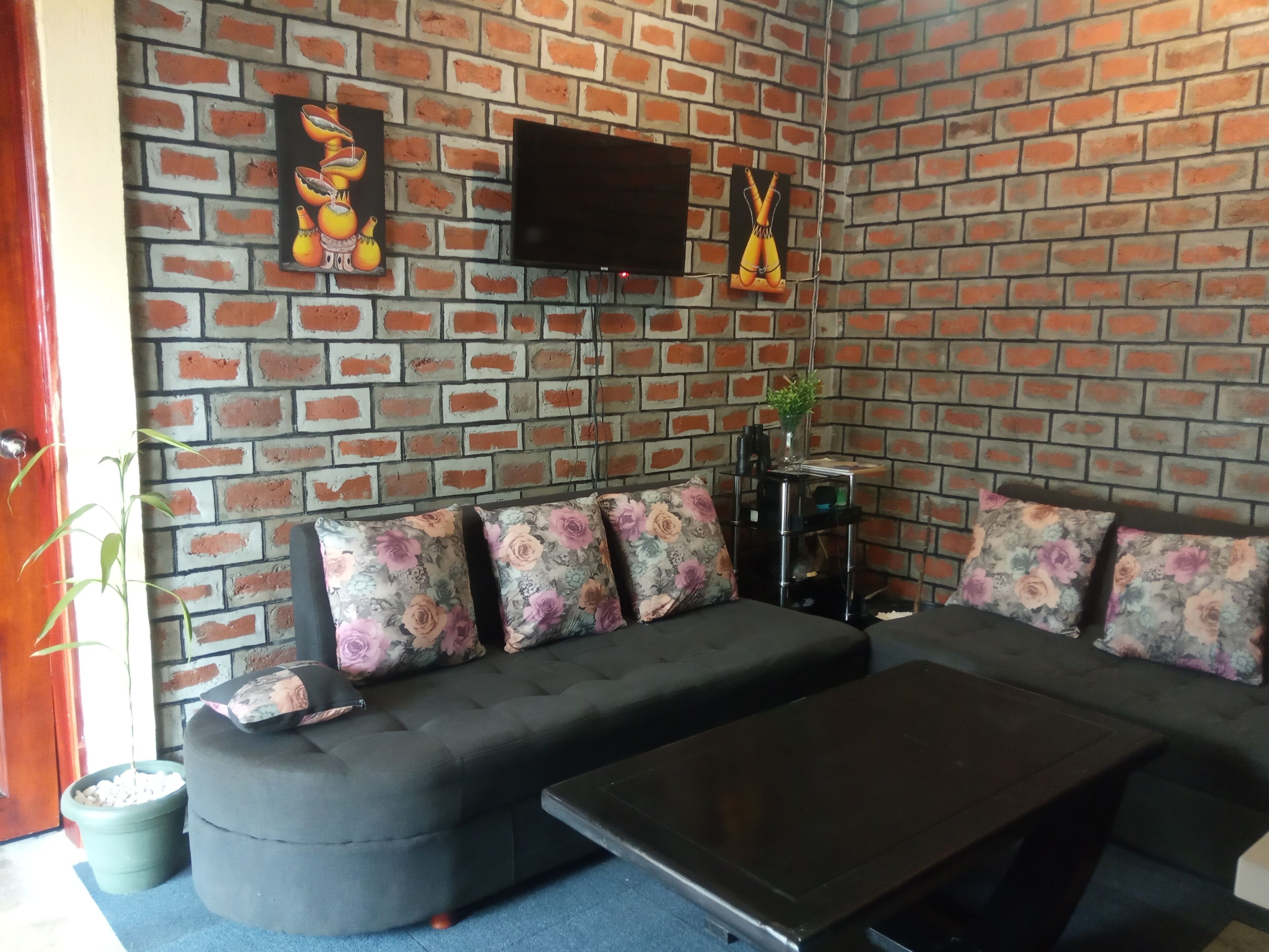 Foto - Plastic Bottles House