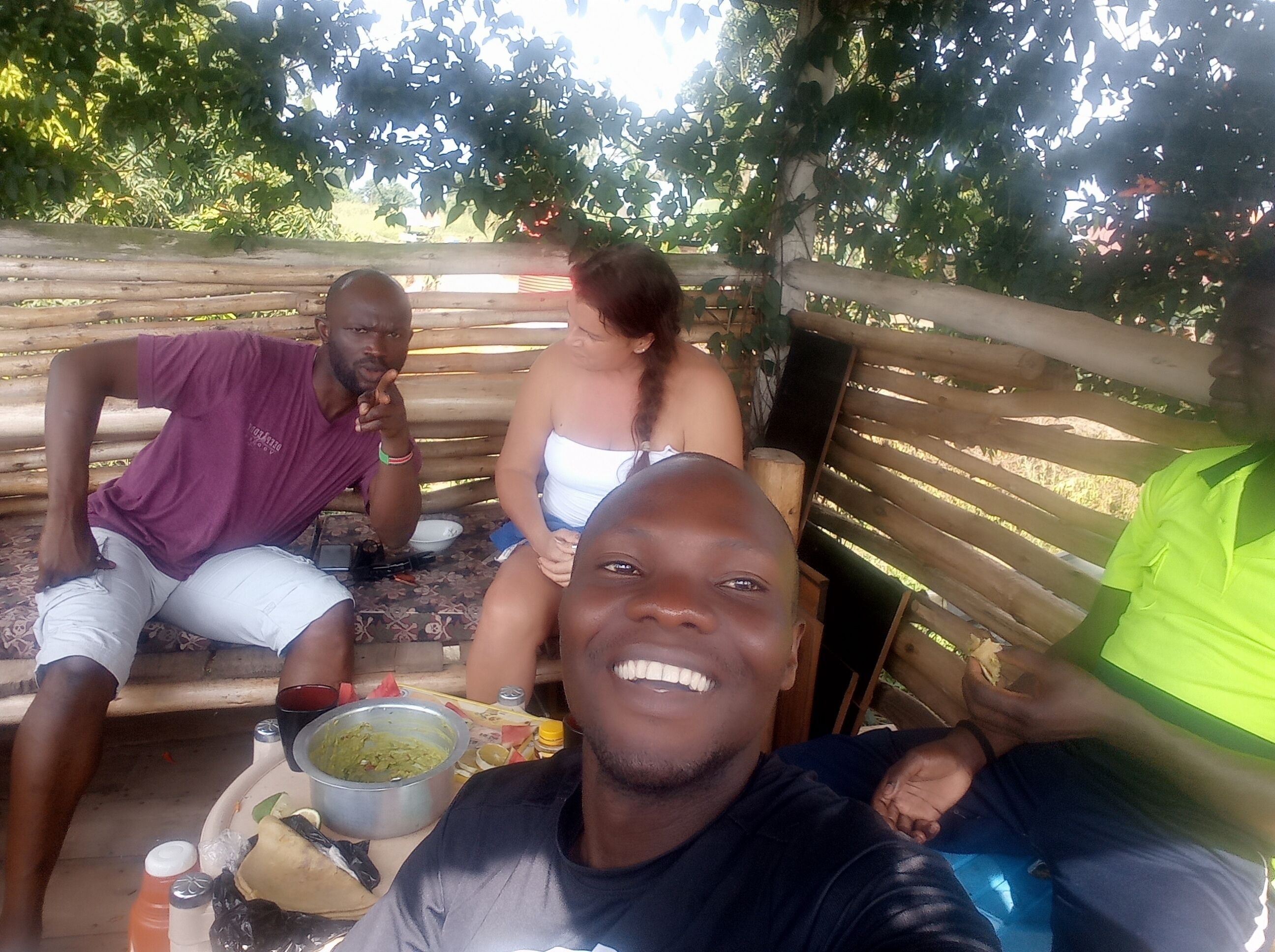 Foto - Plastic Bottles House