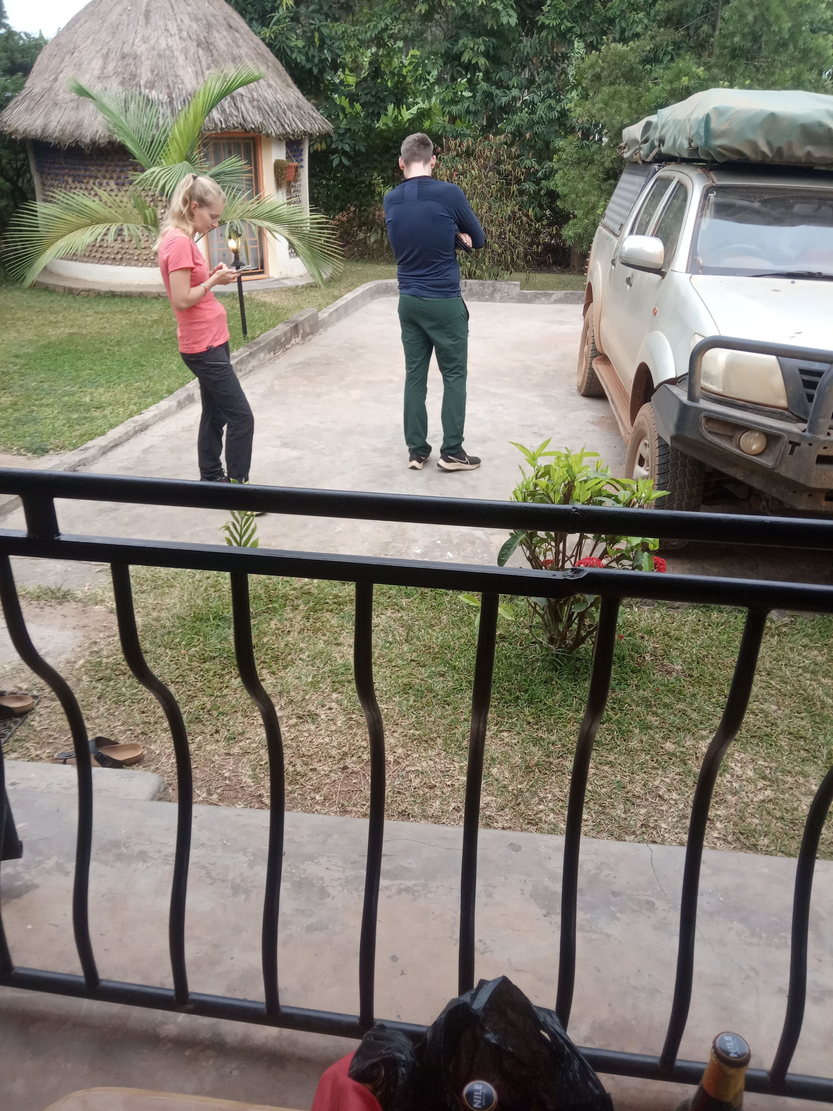 Foto - Plastic Bottles House