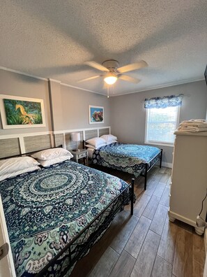 6 bedrooms, iron/ironing board, travel cot, free WiFi