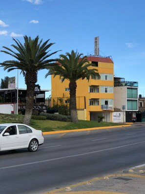 Free parking nearby - Hotel Paseo (Durango)