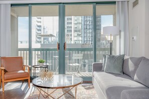 TV connectée de 49 pouces avec chaînes numériques, télévision