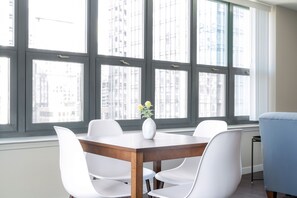 Living area - Kasa Magnificent Mile Chicago (Chicago)