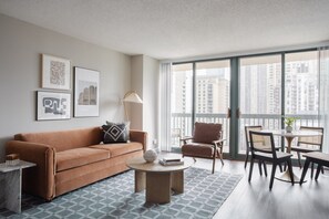 Premium Studio, 1 Queen Bed with Sofa bed, Non Smoking (Self Check-in with Virtual Front Desk)