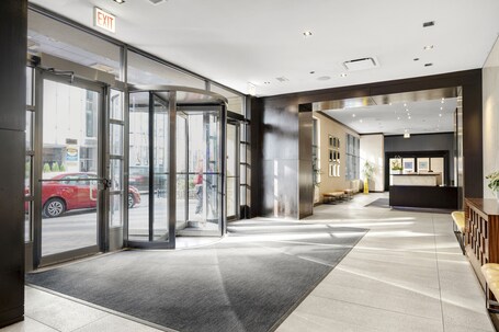Kasa Magnificent Mile Chicago - Image 8