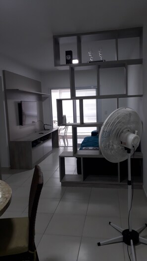 2 bedrooms, iron/ironing board, WiFi