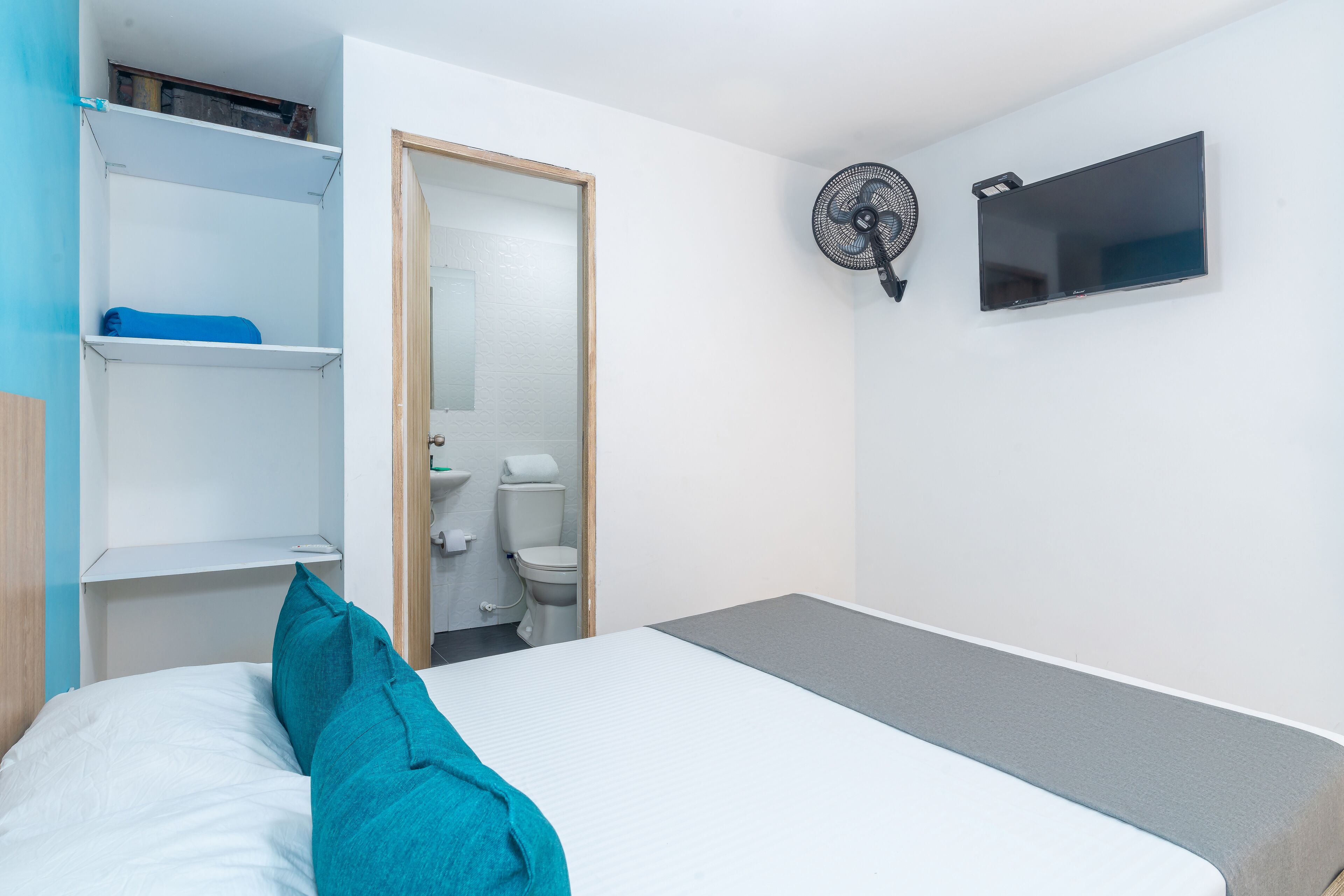 Foto - Ayenda Malaki