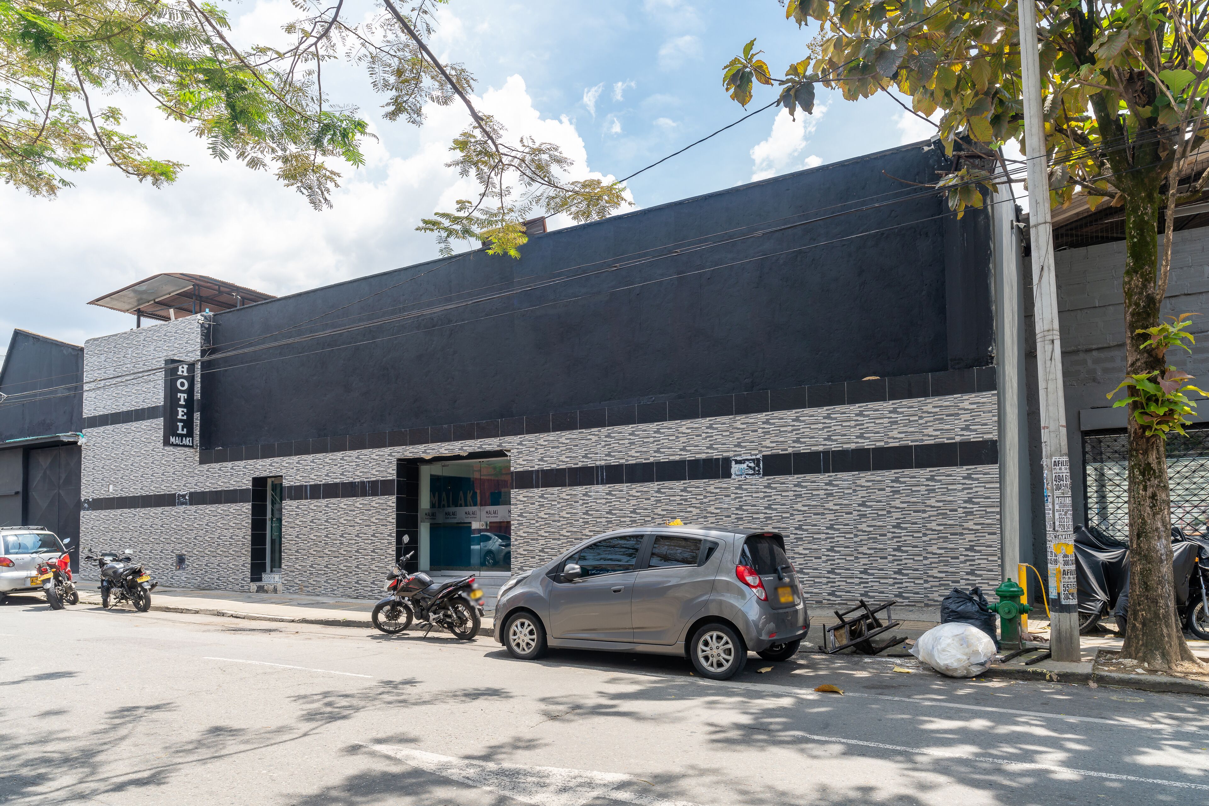 Foto - Ayenda Malaki