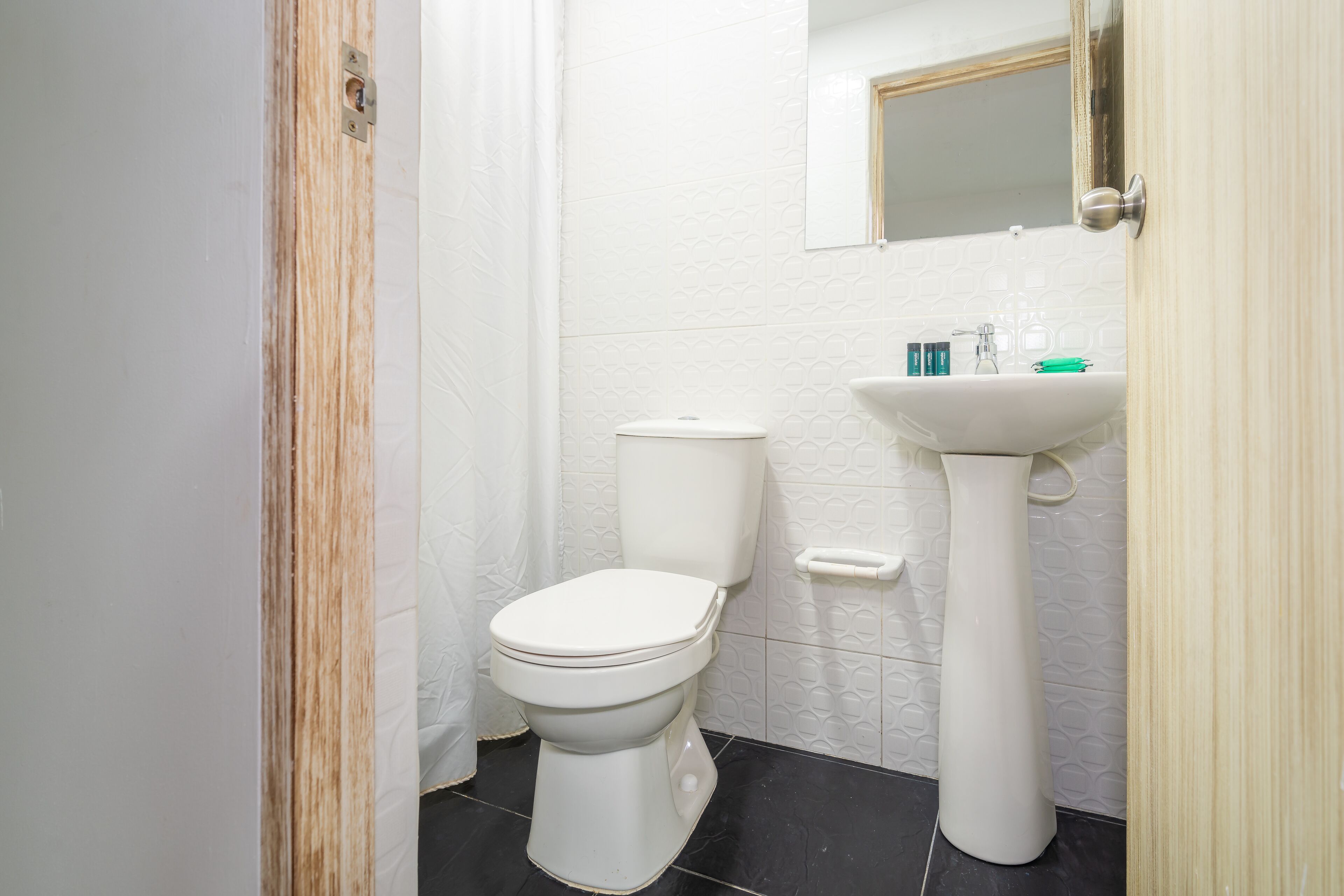 Foto - Ayenda Malaki