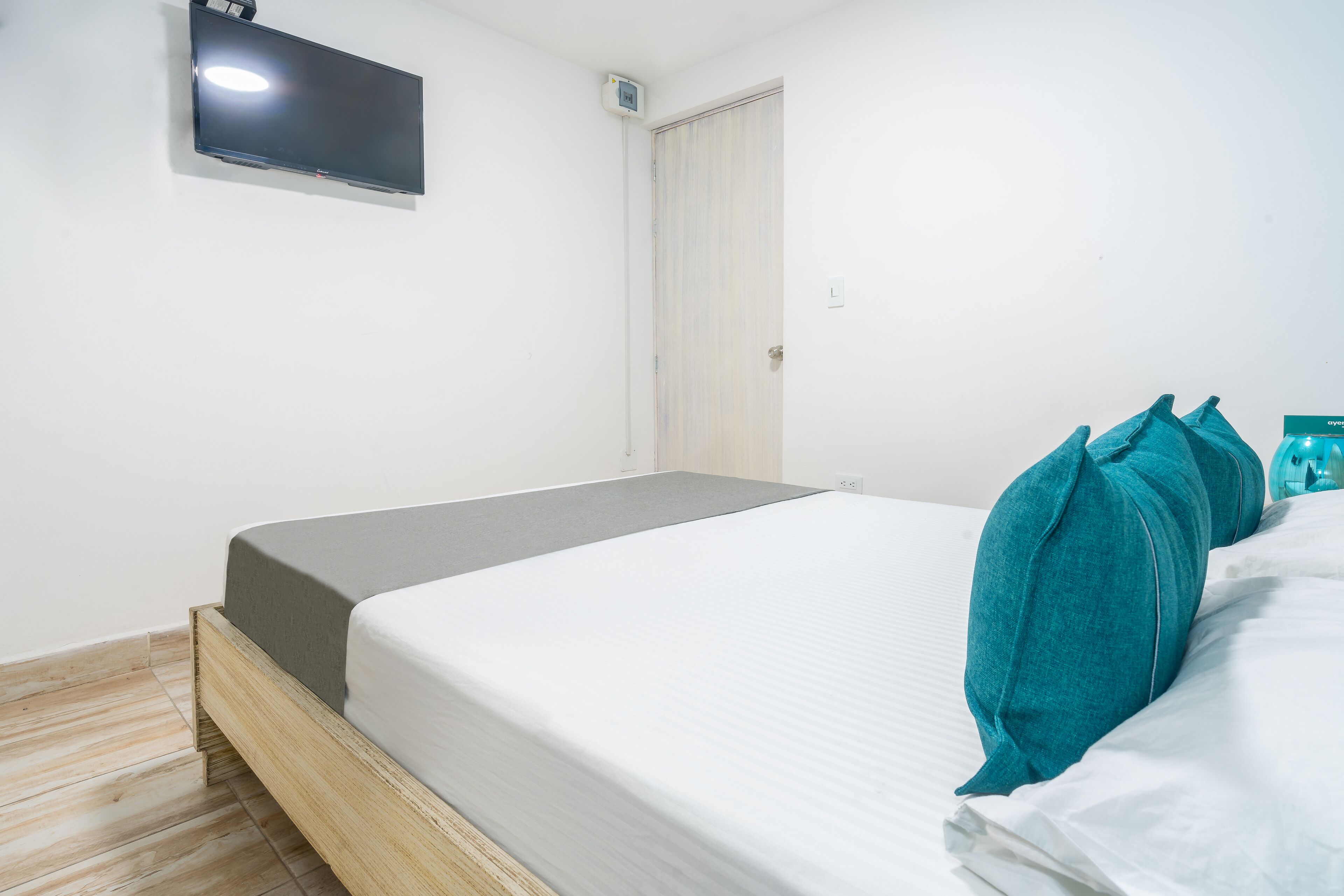 Foto - Ayenda Malaki