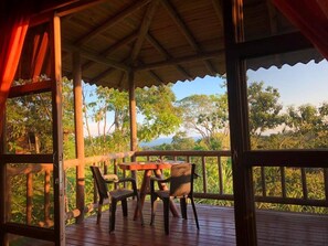 Outdoor dining - Romantic Hilltop Retreat above Montezuma in Soul Fire Casitas (Montezuma)