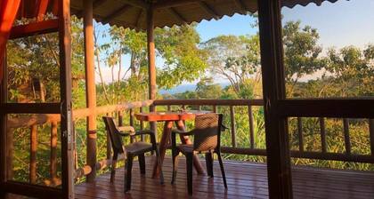 Retiro romántico en la cima de una colina sobre Montezuma en Soul Fire Casitas