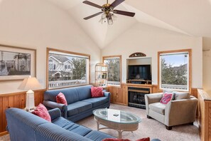 TV, DVD player, ping pong - Sweet Carolina: Oceanside w/ Private Pool & Hot Tub, Rec Room, Sun Room (Corolla)
