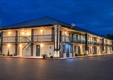 Exterior. Lx Hotel, SureStay Collection by Best Western