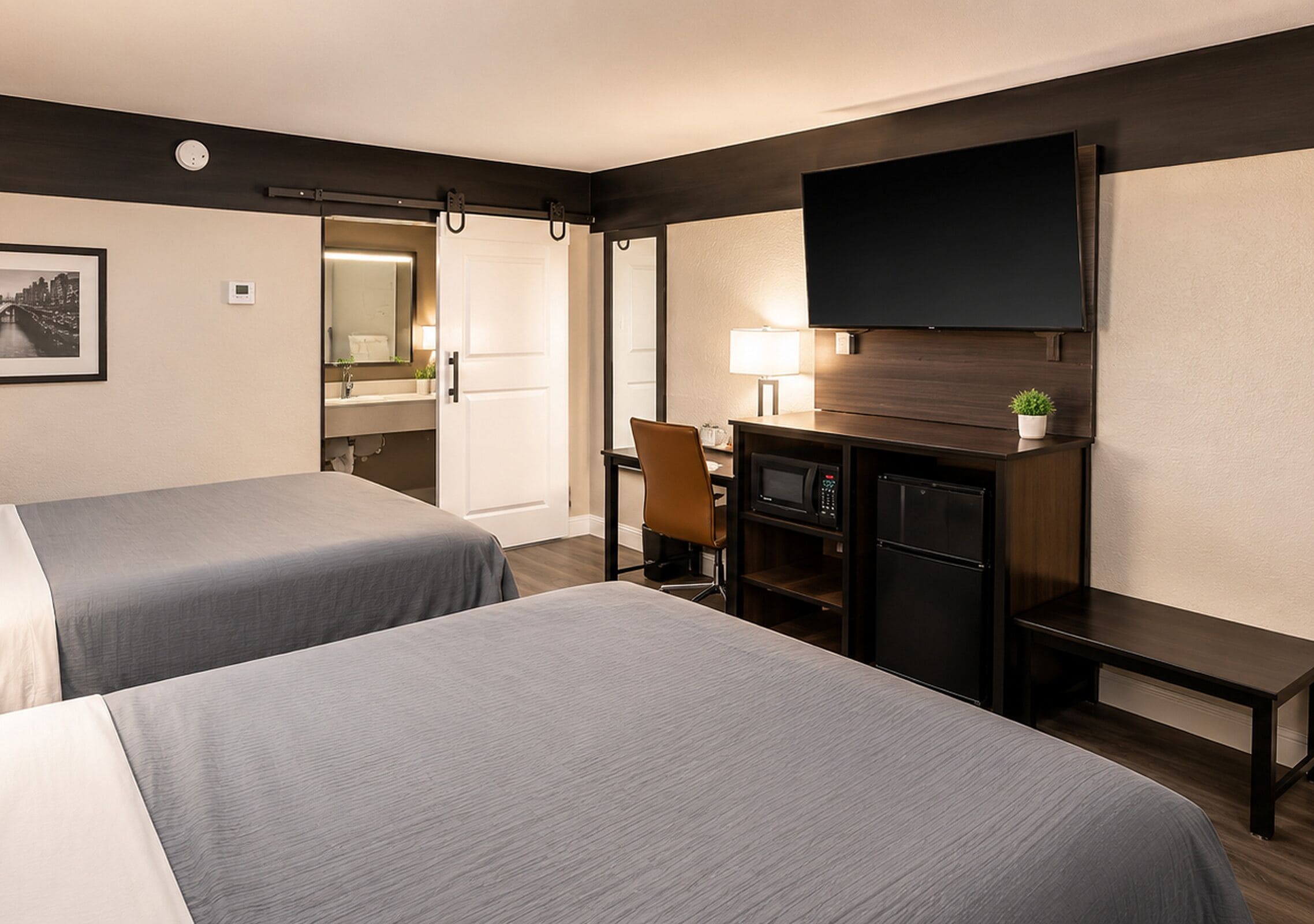 Egyptian cotton sheets, premium bedding, down comforters, pillowtop beds
