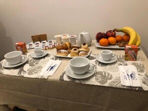 Daily local cuisine breakfast (EUR 5 per person) - B&B Bethel Napoli (Naples)