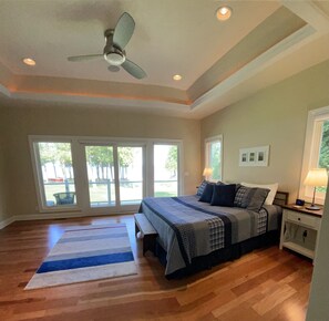 4 slaapkamers, een strijkplank/strijkijzer, reisbedje, gratis wifi