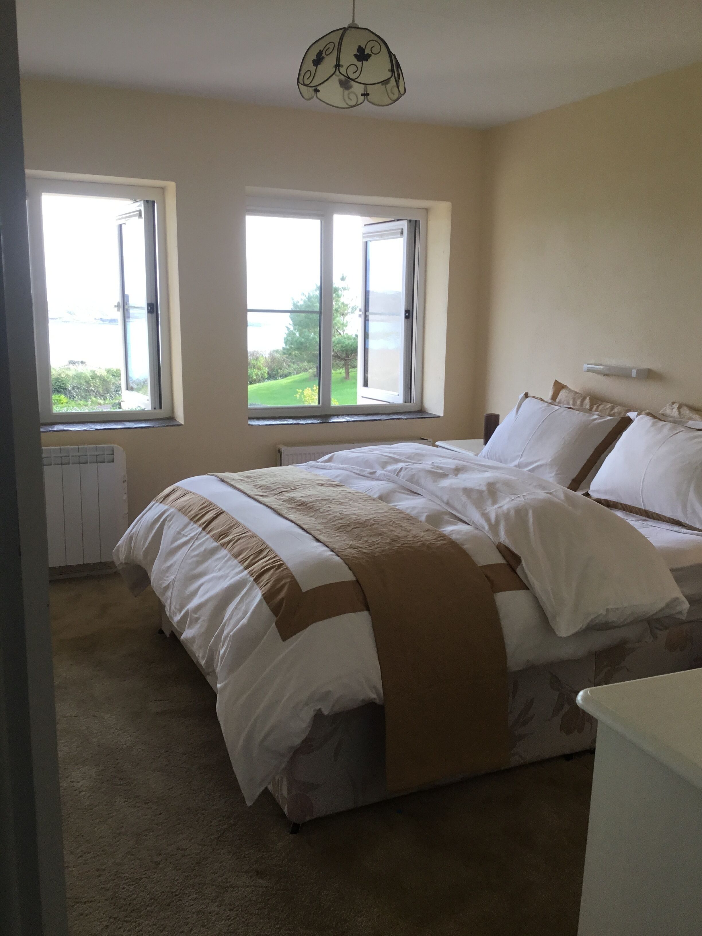 3 chambres, fer et planche à repasser, lit parapluie, Wi-Fi gratuit