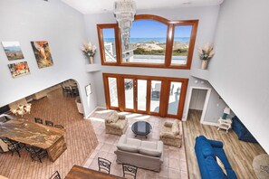 Télévision, baby-foot