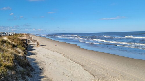 OCEANFRONT, Ocean Views, Private Pool, Pool Table, Dogs Welcome, OS7Q, Dune Nothin