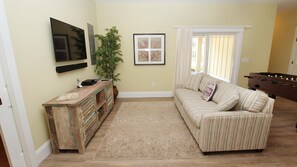 TV, DVD player, pebolim