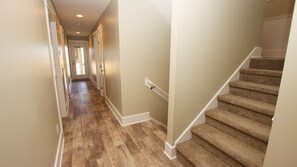 Interior - OCEANFRONT, Ocean Views, Private Beach Walkway! NH1, Blackbeard's JEM (Nags Head)