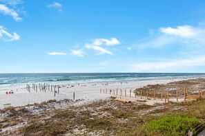 Ubicación a pie de playa y tumbonas
