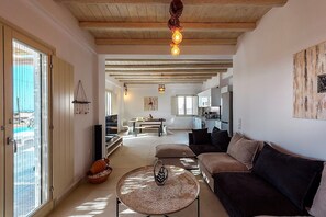 TV - Cycladic breeze Villas Entire Complex with 2 pools & great sea view (Paros)