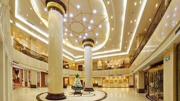 المنشأة من الداخل