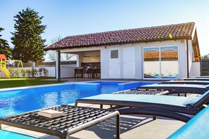 Pool - Villa Alba Rossa-provedite vaš odmor u miru i tišini,okruženi prirodom (Šišan)