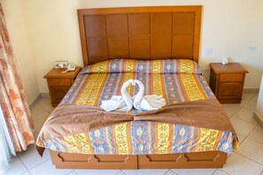 Basic Room | Iron/ironing board, free WiFi, bed sheets - Hotel del Ángel (Cabo San Lucas)