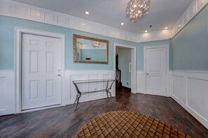 Interior - Luxury 2BR apartment Suite 7 in Dupont/Kalorama (Washington)