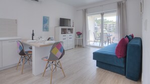 Apartment (1) | Living area - Guest house Djonovic (Petrovac)