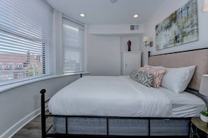 1 chambre, literie de qualité supérieure, fer et planche à repasser