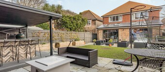 5 bedroom accommodation in Hove