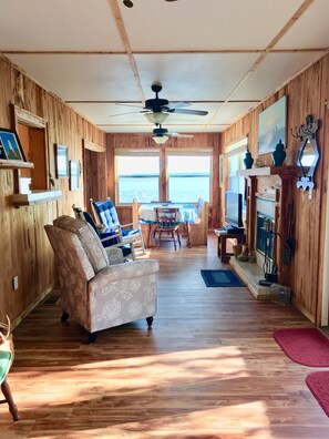 Smart TV, fireplace, DVD player, books